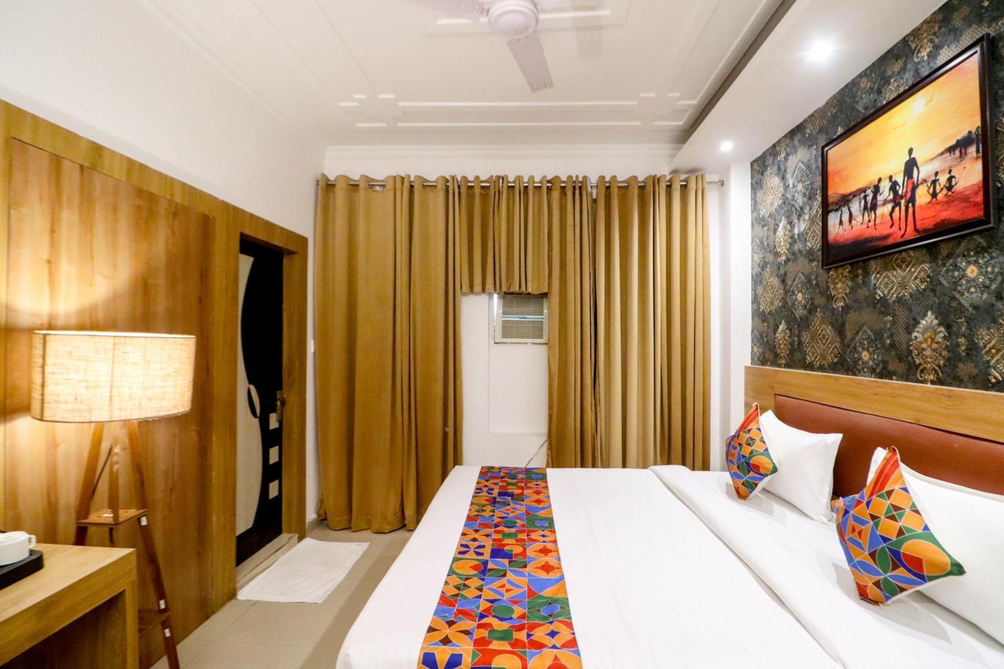 Hotel Vvs Near Delhi Airport Ню Делхи Екстериор снимка